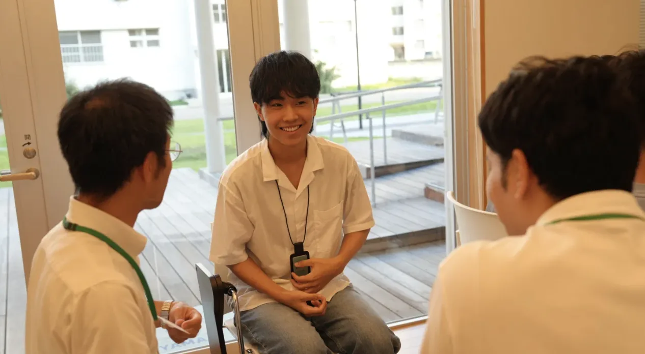 アプリを触りながら話す参加者
