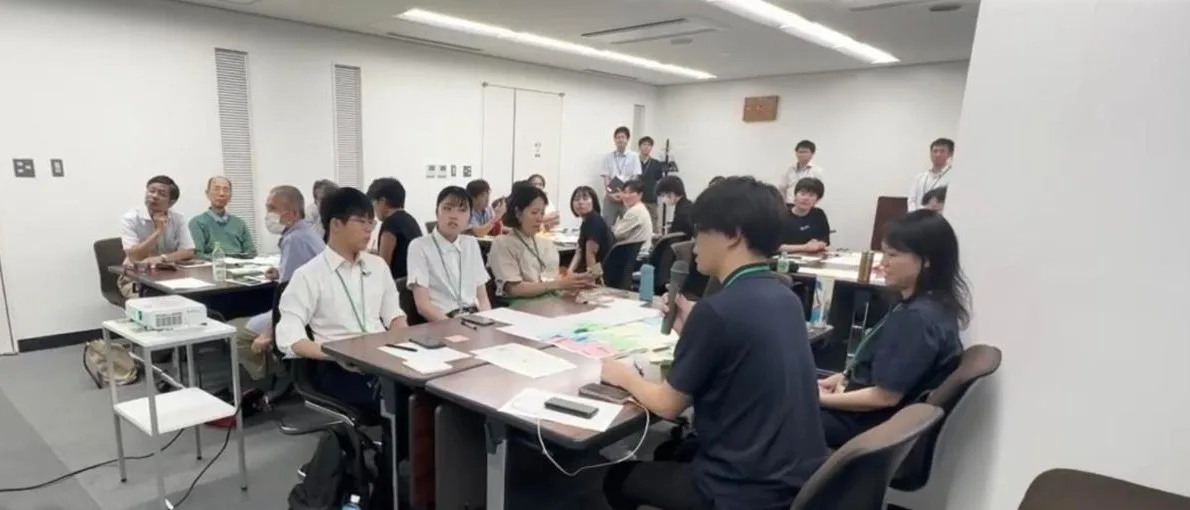 チーム発表の様子